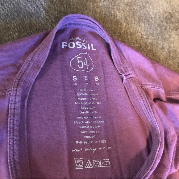 Vintage Fossil brand Pocket T-Shirt in Plum/Purple - Picture 5 of 8